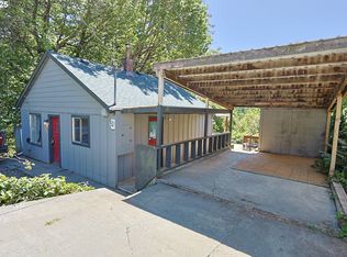 885 E 10th St, Coquille, OR 97423