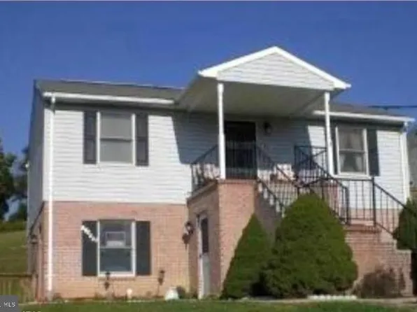 7991 Williamsport Pike #2, Falling Waters, WV 25419