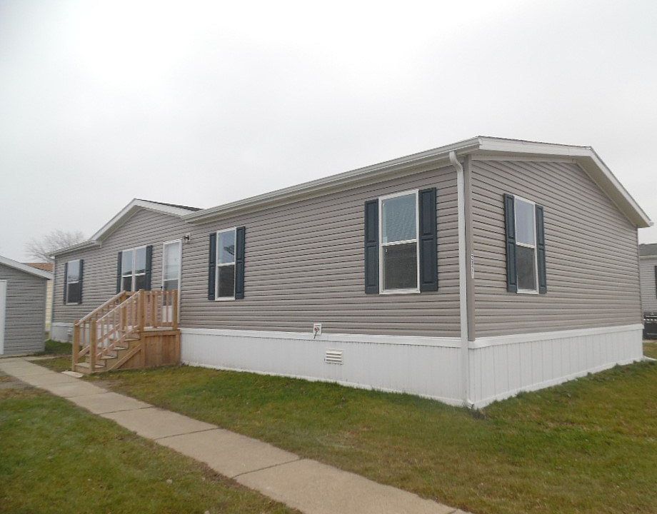 1st image of 28823 Mapleleaf Dr #130