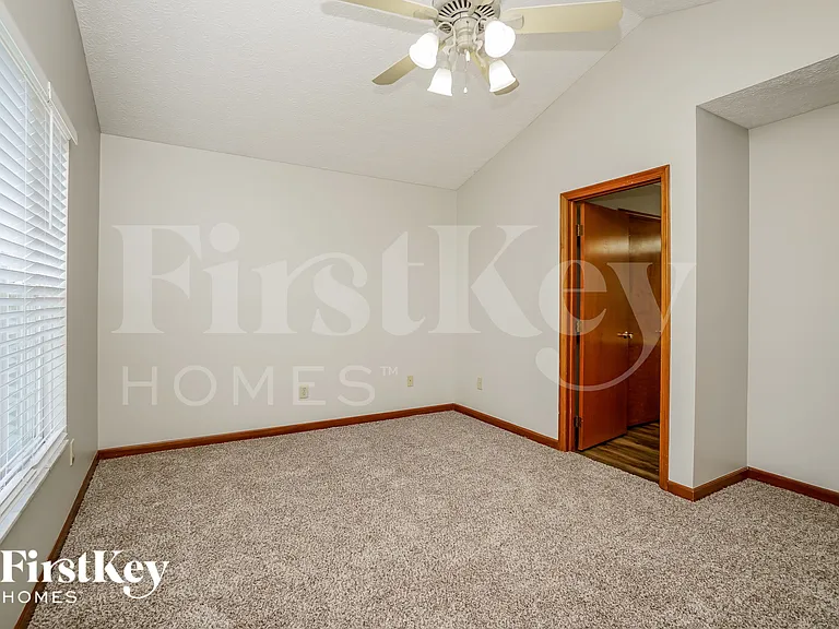 5546 Breshly Way — Photo 12