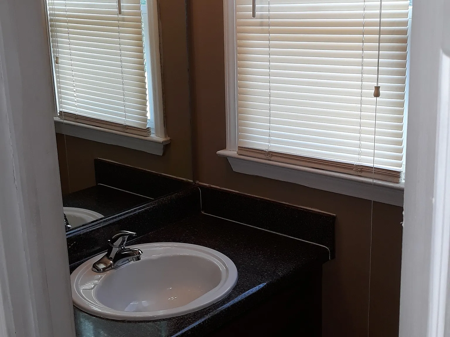 5 bed, 1.5 bath, 1785 sqft, $800 — Photo 4
