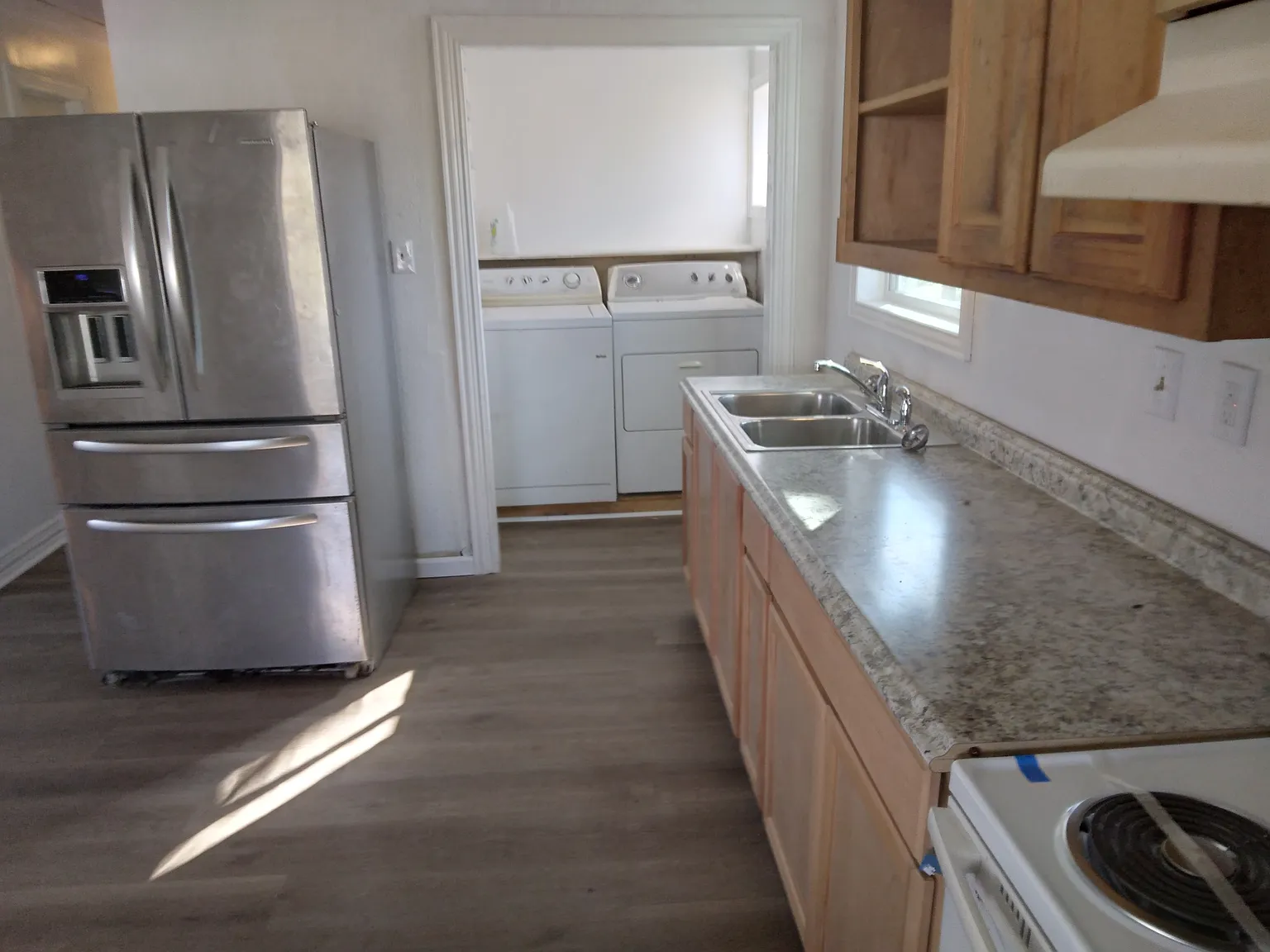 3 bed, 1.5 bath, 1008 sqft, $1,300 — Photo 3