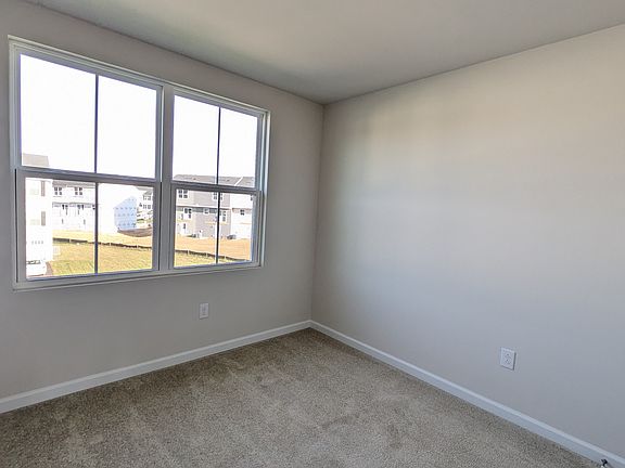 4th image of 309 Hamilton Ln
