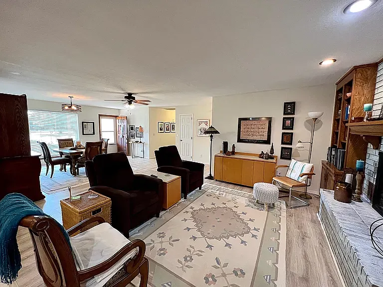 2902 Candlestick Ln — Photo 11