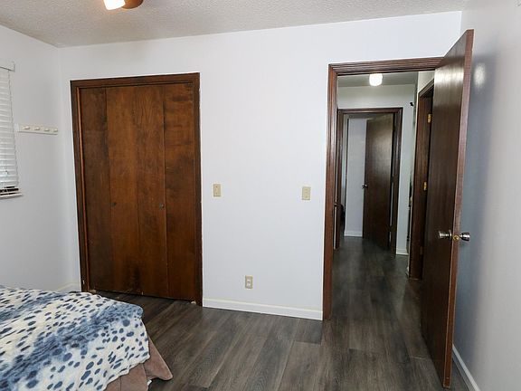 4th image of 919 Henry St