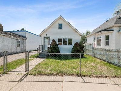 574 Burgess St, Saint Paul, MN, 55103