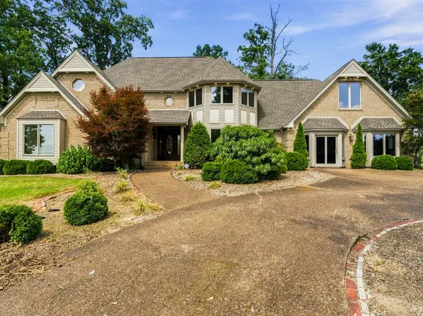 3262 Bowling Green Rd, Scottsville, KY 42164