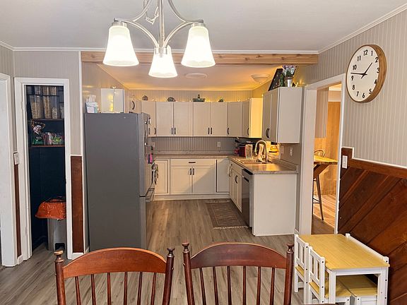 4th image of 1205 Alexander Ave