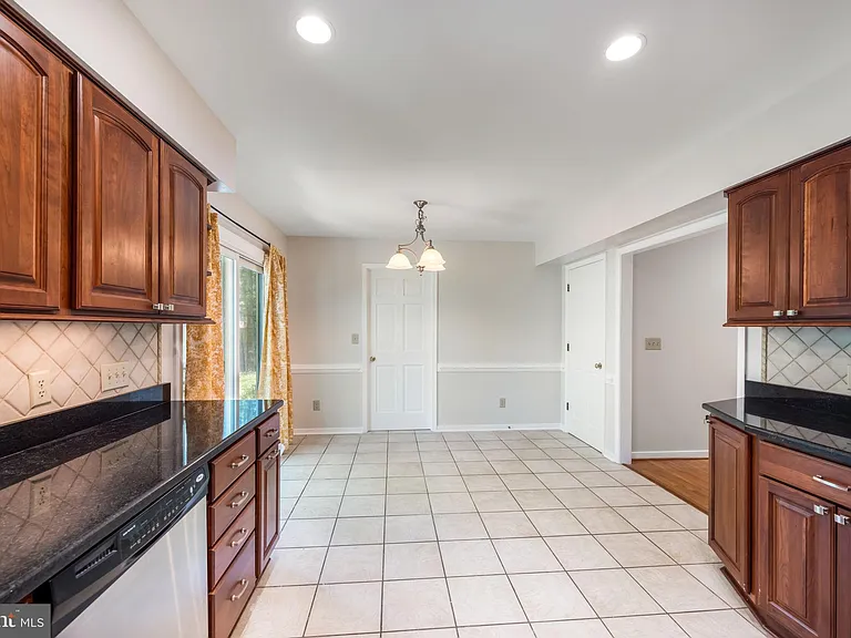 2002 Admiral Dr — Photo 14