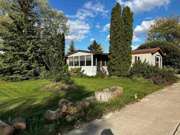 N6089 Brandon Rd, Brandon, WI 53919