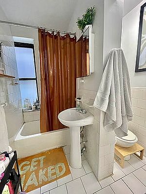 3rd image of 326 E 78th St APT 8