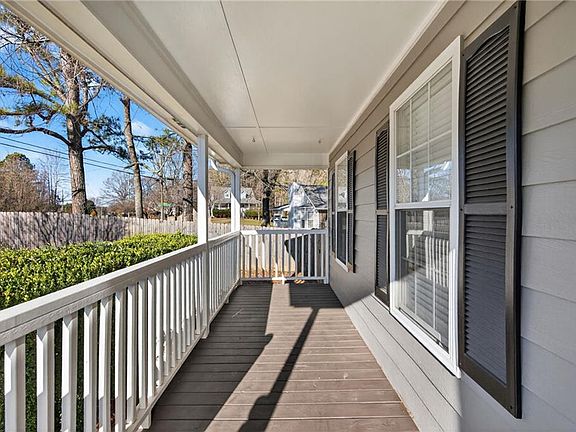 3rd image of 1922 Seals Rd