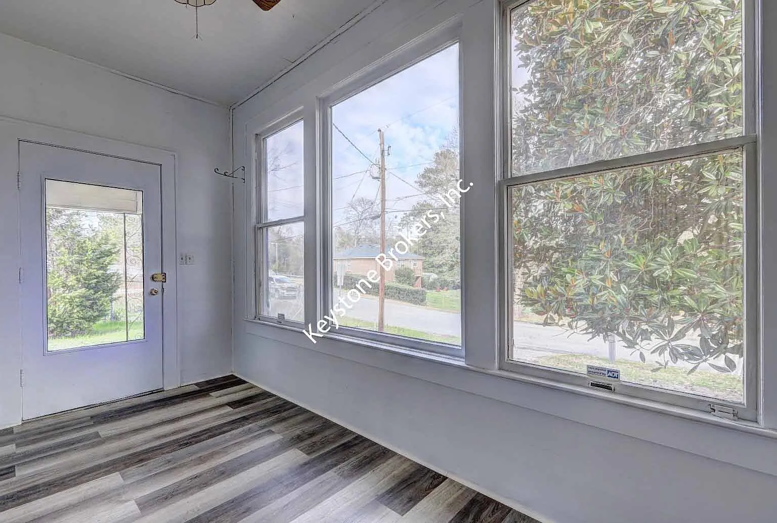 3 bed, 2.0 bath, 1740 sqft, $1,025 — Photo 2