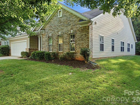 3rd image of 9527 Seamill Rd