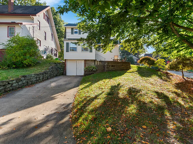 702 College Ave — Photo 23