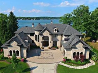 4700 Dow Ridge Rd, Orchard Lake, MI 48324