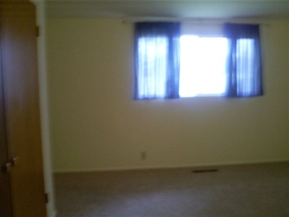 3rd image of 2211-2215 Crest Ave