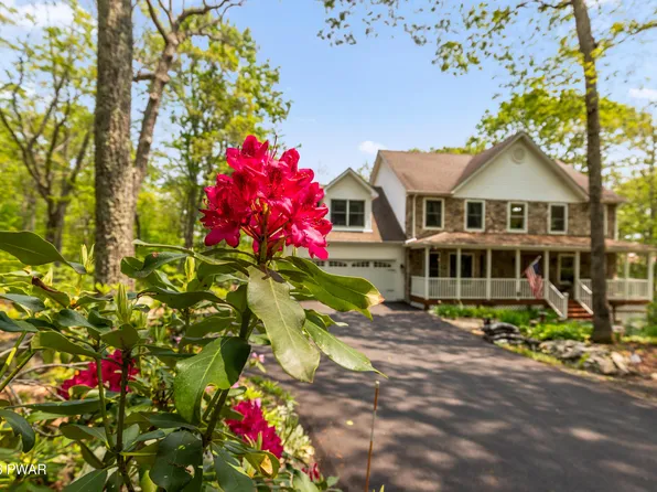 119 Canoebrook Dr, Lords Valley, PA 18428