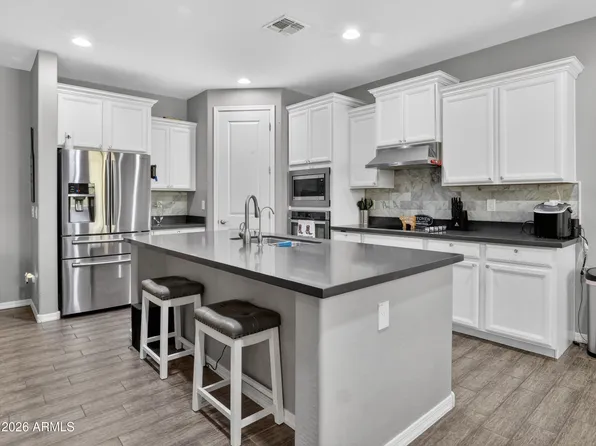202 E SANTORI Drive, San Tan Valley, AZ 85140