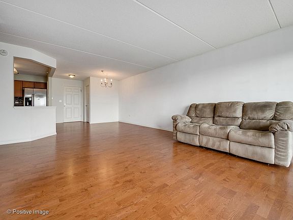 5th image of 370 Western Ave #407