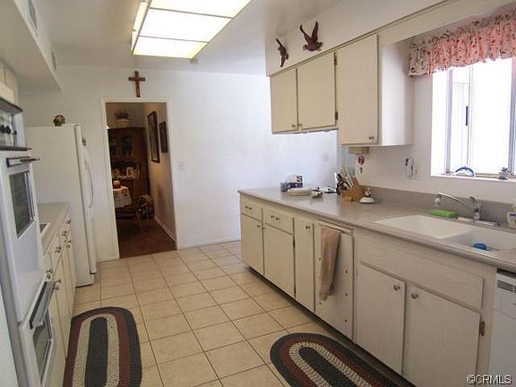 3rd image of 28045 Grosse Point Dr
