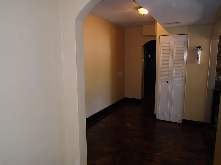 100 N 33rd St #4 — Photo 5