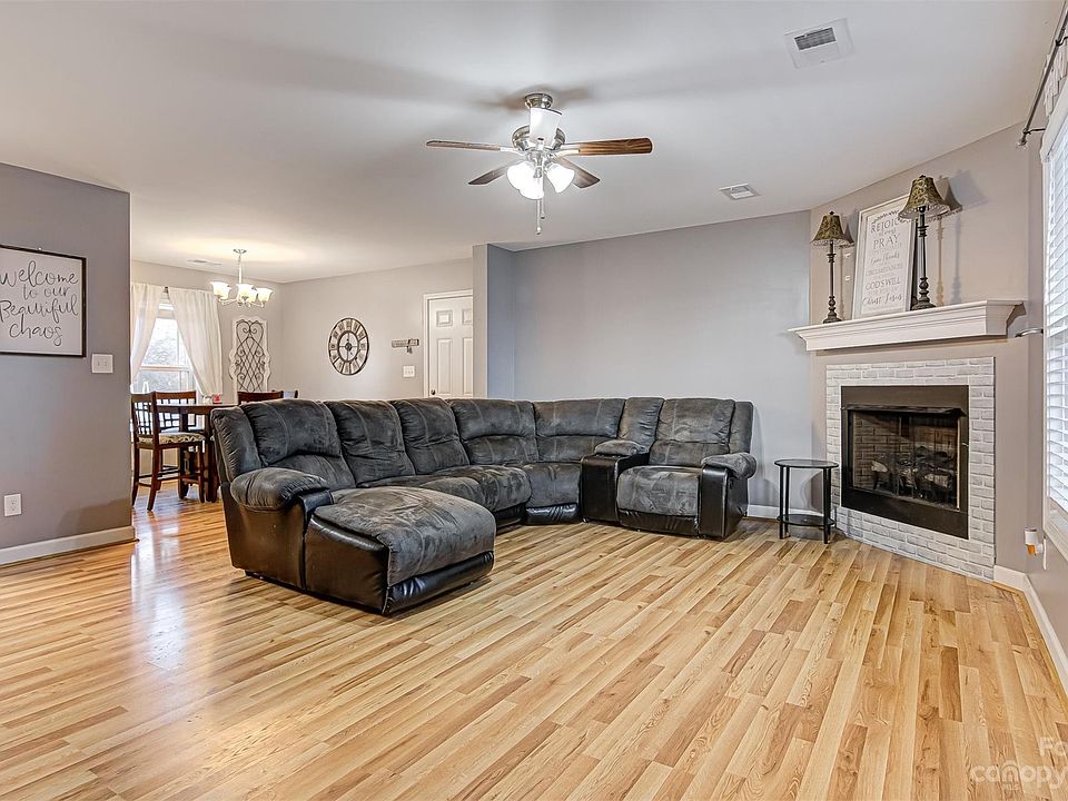 3281 Bird Dog Ln Maiden NC Zillow