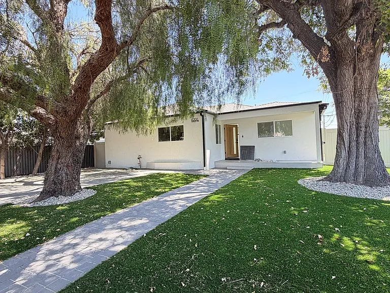 6200 Camellia Ave — Photo 1
