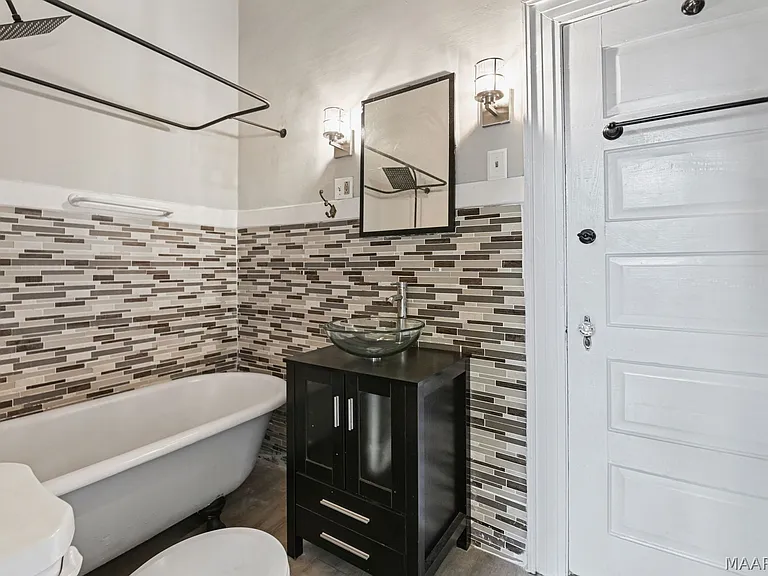 264 E Fairview Ave — Photo 29