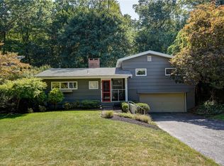 15 Drury Ln, Rochester, NY 14625