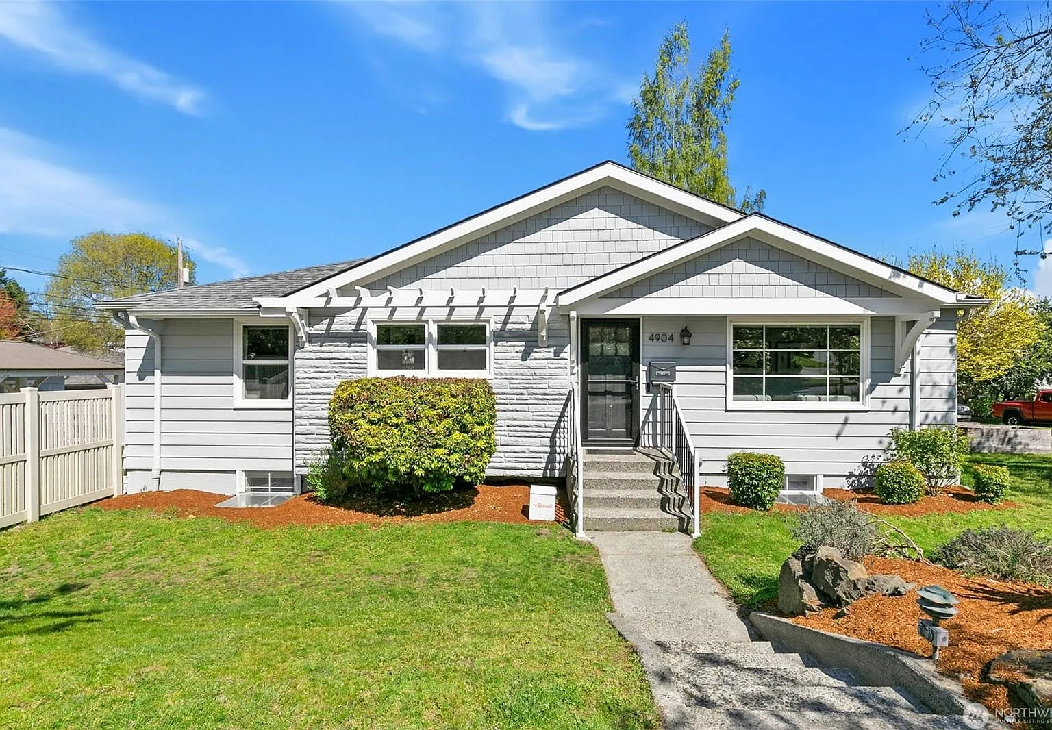 5 bed, 2150 sqft, $5,000 — Photo 1