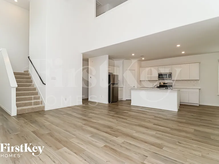 10113 Elkhorn Dr — Photo 4