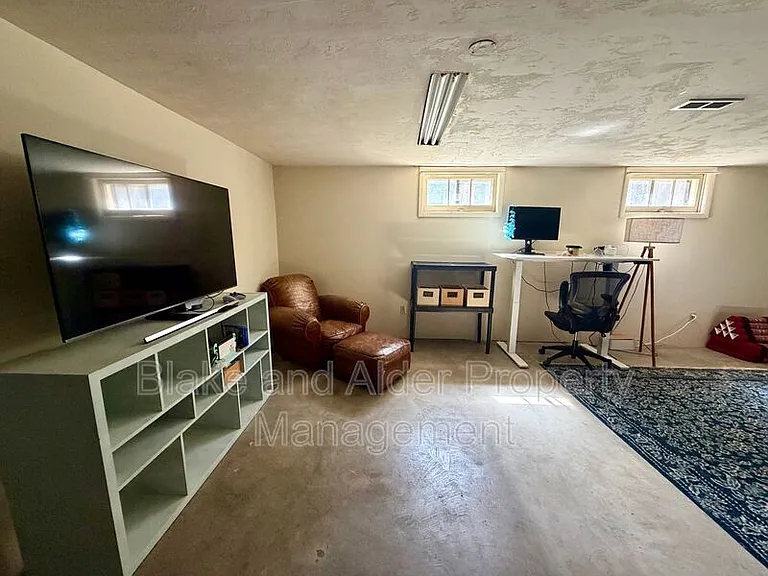 2727 NE 65th Ave — Photo 27