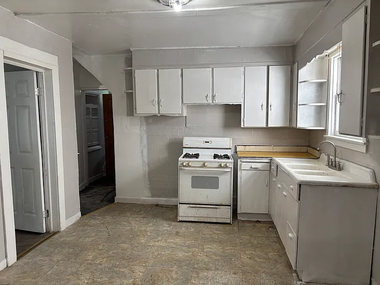 2108 Niagara St #1 — Photo 4