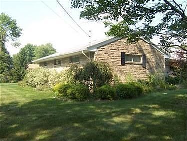 3rd image of 150 Brookpark Dr