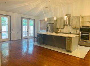 650 Falling Water Rd, Fort Lauderdale, FL 33326