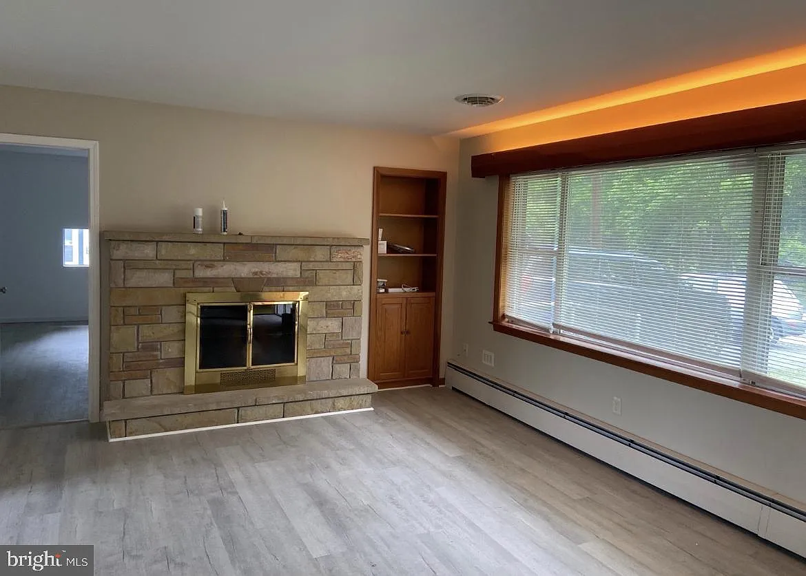 3 bed, 2000 sqft, $2,595 — Photo 4