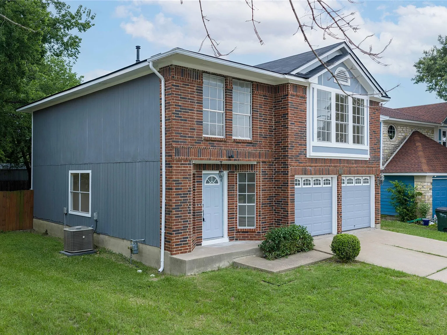4 bed, 2.5 bath, 2512 sqft, $2,200 — Photo 3