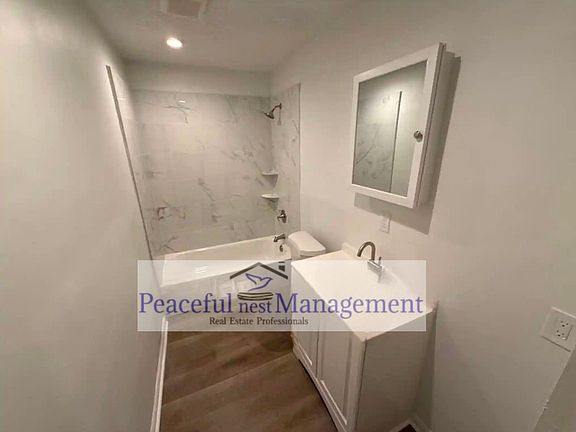 4th image of 4723 Harbin St