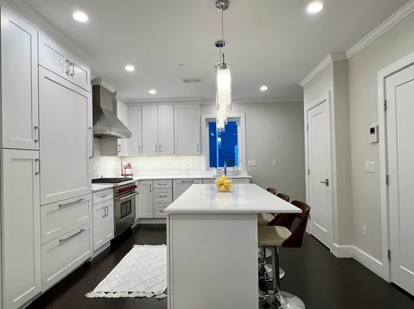 57 Hurley St Unit 2, Cambridge, MA 02141