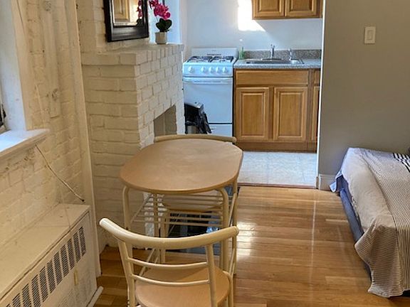 5th image of 327 W 85th St #1