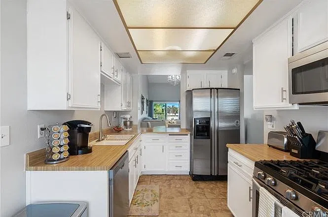 2 bed, 1085 sqft, $2,950 — Photo 2