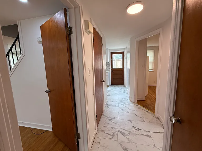 63 Norman Pl — Photo 8