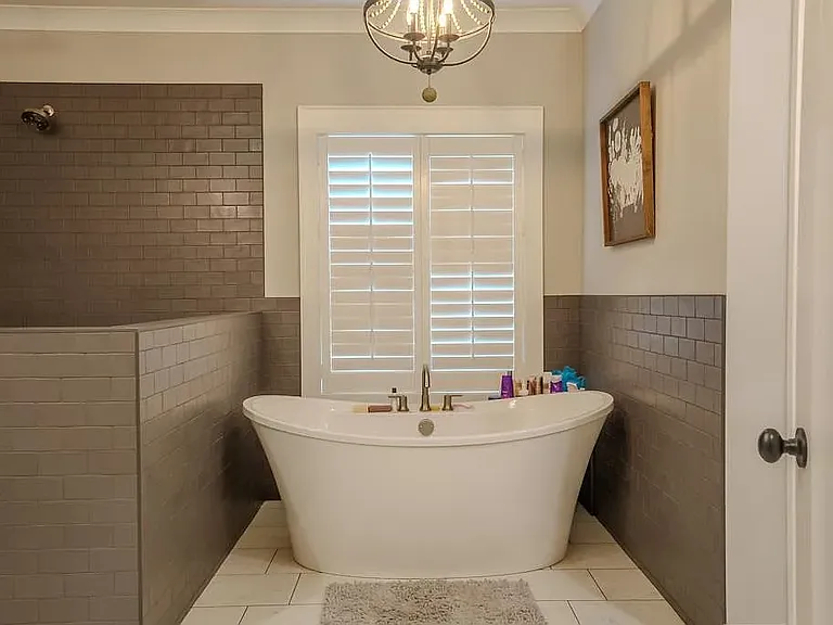 127 Ashbey Cir — Photo 3