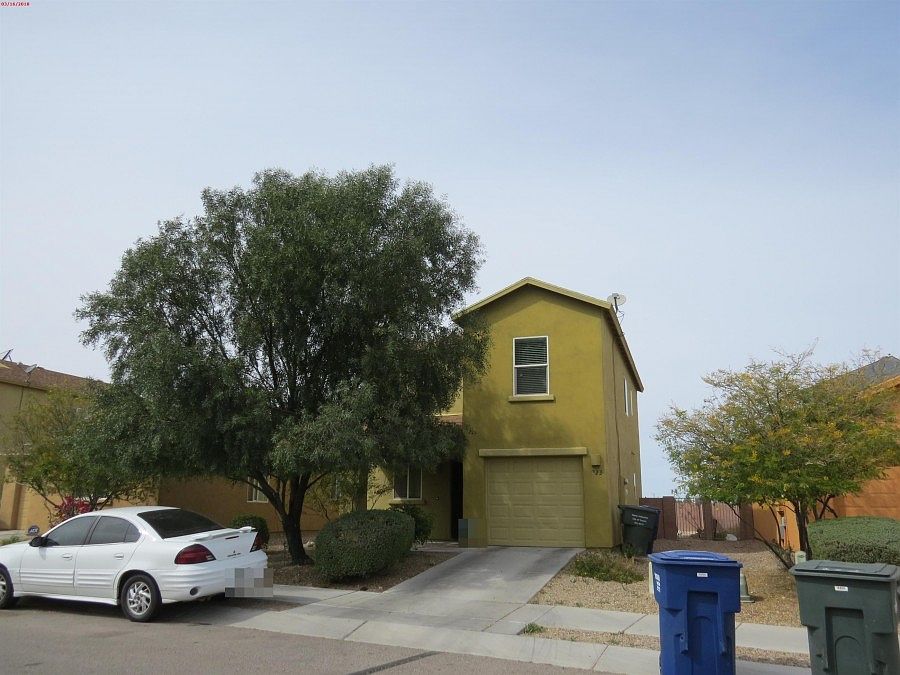 2nd image of 923 E Robert Hansen Dr