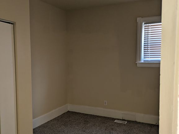 3rd image of 108 W 30th St