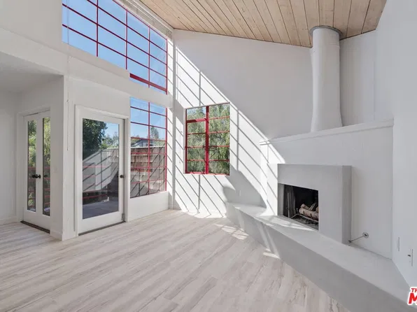 29235 Heathercliff Rd APT 11, Malibu, CA 90265