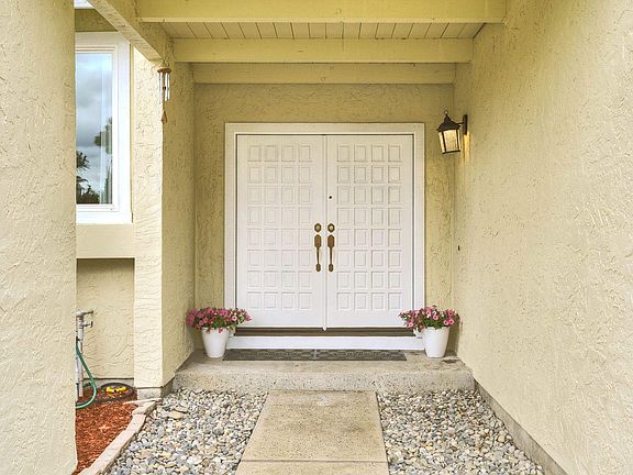 4th image of 6565 Edgebrook Ct