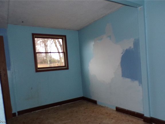 5th image of 356 Schaum Ave