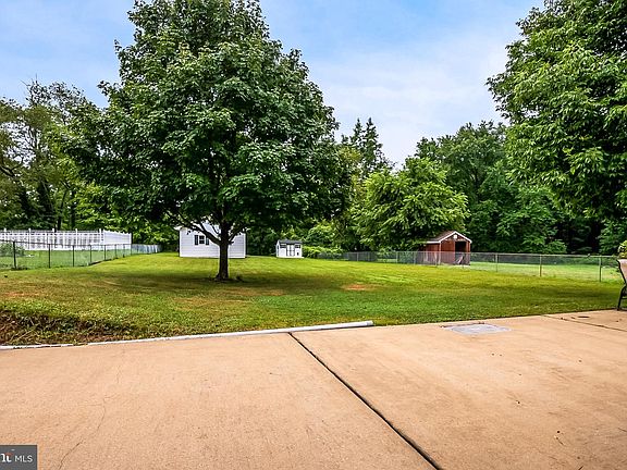 5th image of 110 Garwood Dr